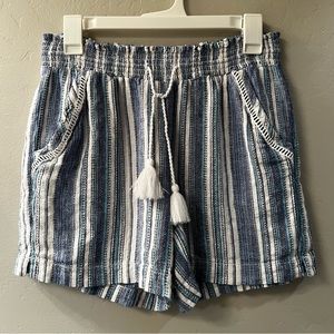 Briggs Womens Linen Blend Shorts Blue